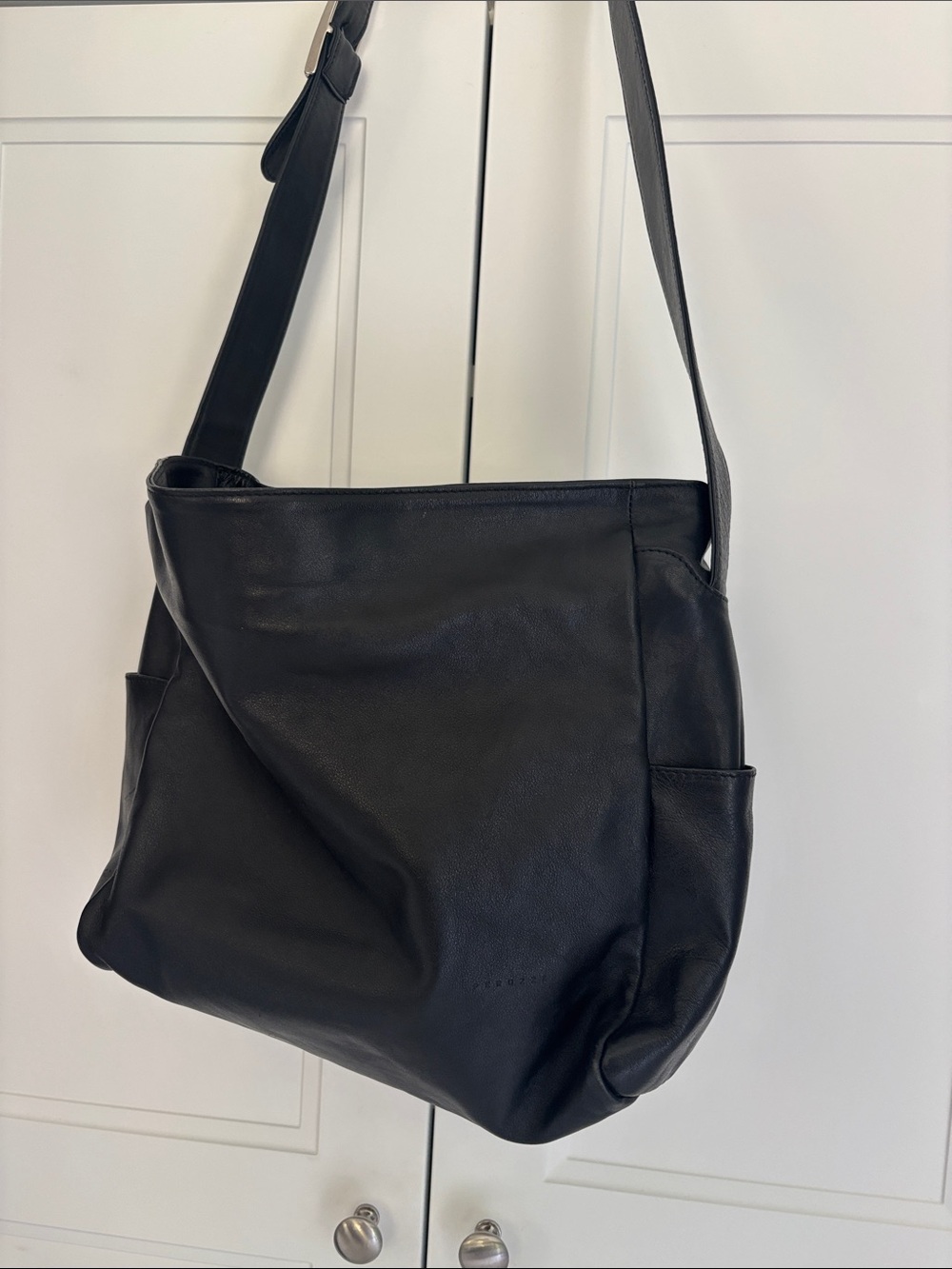 PERUZZI Black Leather Shoulder Bag with Adjustable Strap